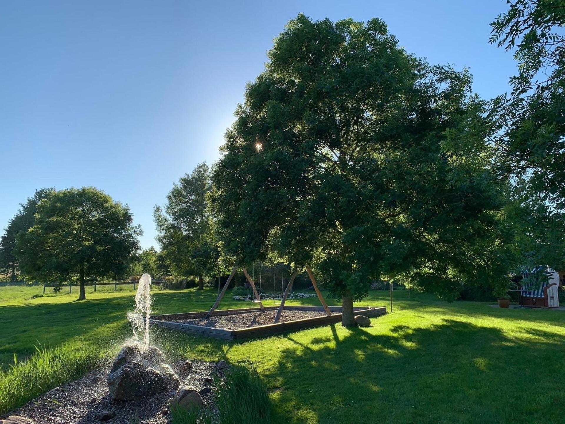 Idyllische 2-Zimmer Ferienwohnung Mitten In Der Natur Lancken-Granitz Esterno foto